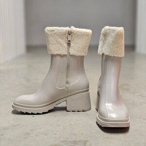 Womens Gray Waterproof Boots With Fleece Lining & Zipper Closure
